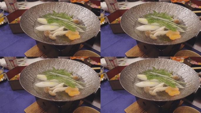 滚烫的汤、素喜烧火锅日本料理