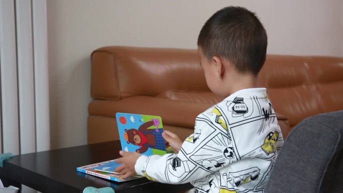 【镜头合集】儿童小男孩玩耍看书玩手机