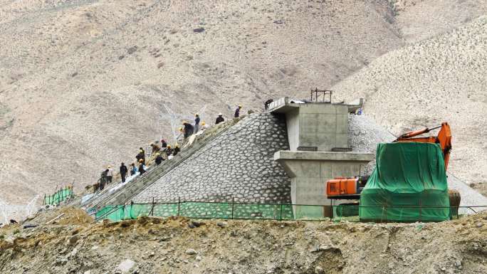 川藏铁路 基础建设 民生工程 辛勤劳动