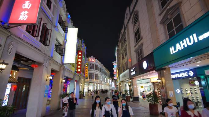 广西南宁兴宁路骑楼老街步行街夜景夜市街景