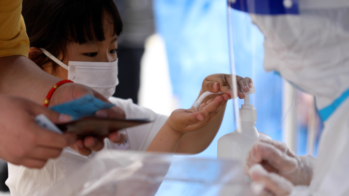 疫情北京，大白，核酸检测，志愿者