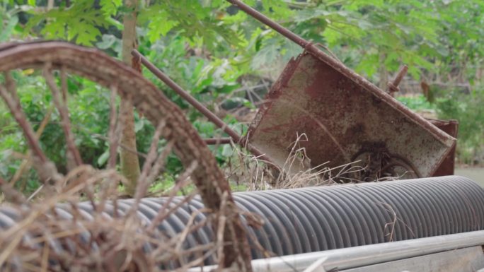 废弃建筑破旧单车末日感觉生锈建筑电闸