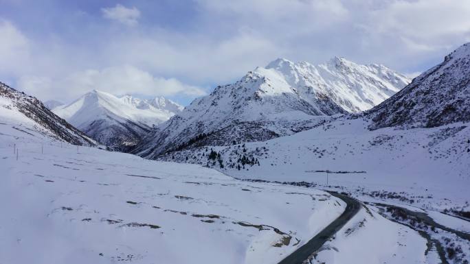 西藏 冬季 雪景 公路 航拍