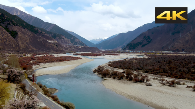 西藏林芝河流小溪风景高山流水