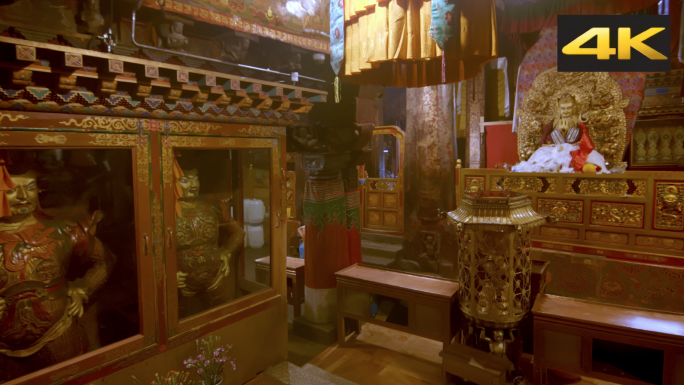 西藏拉萨寺庙宗教金身佛像