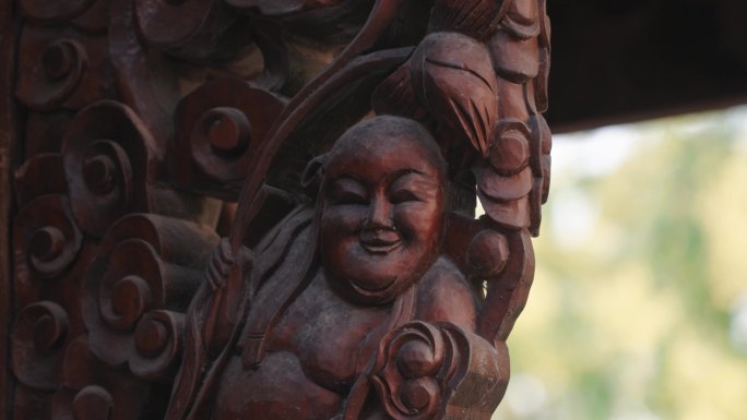 中国传统建筑细部弥勒佛红木
