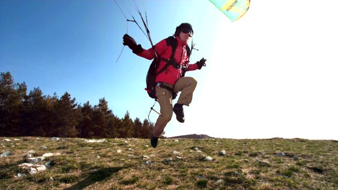 高清超慢Mo：滑翔伞从山上起飞