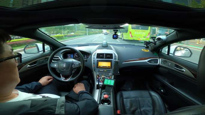 第一视角自动驾驶路面测试