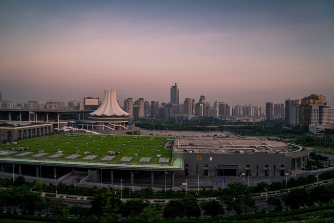 南宁国际会展中心天亮了黑转白延时摄影