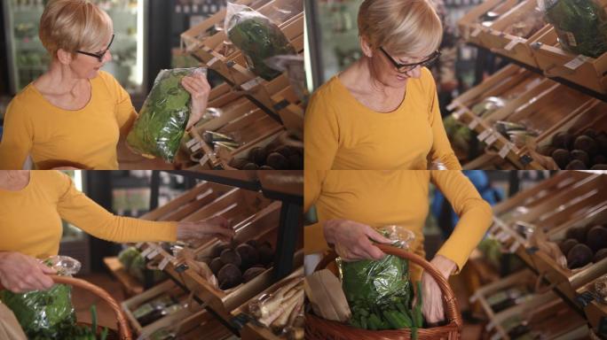 一位上了年纪的妇女在有机食品店购买食品的侧视图。