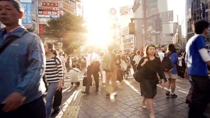 涉谷路口人群慢镜头日本东京。