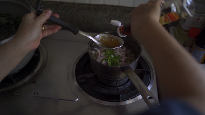 检疫期间烹饪食物。