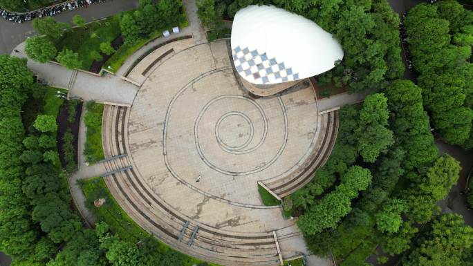 云南师范大学 贝壳广场1