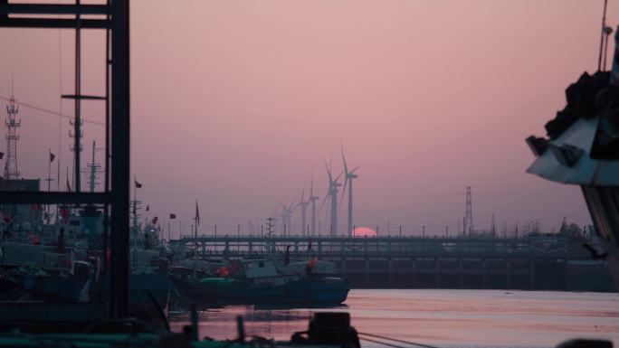 夕阳下的渔港