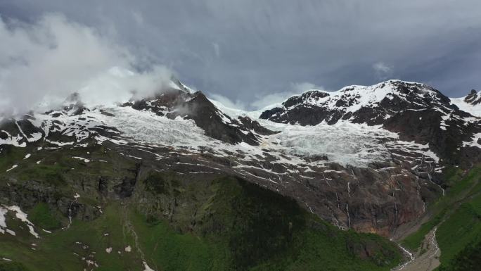 原创 云南迪庆雨崩村冰湖梅里雪山自然风光