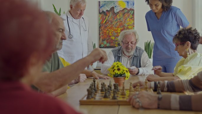 退休之家欢乐日退休生活老年生活打牌