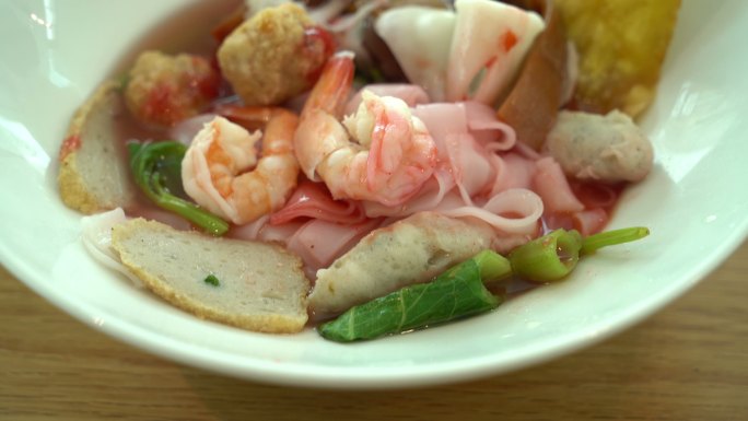 粉红色海鲜扁面视频菜品美味