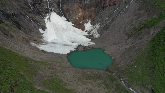 原创 云南迪庆雨崩村冰湖梅里雪山自然风光