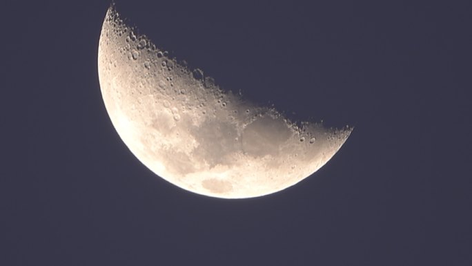 夜晚的月亮夜空月食