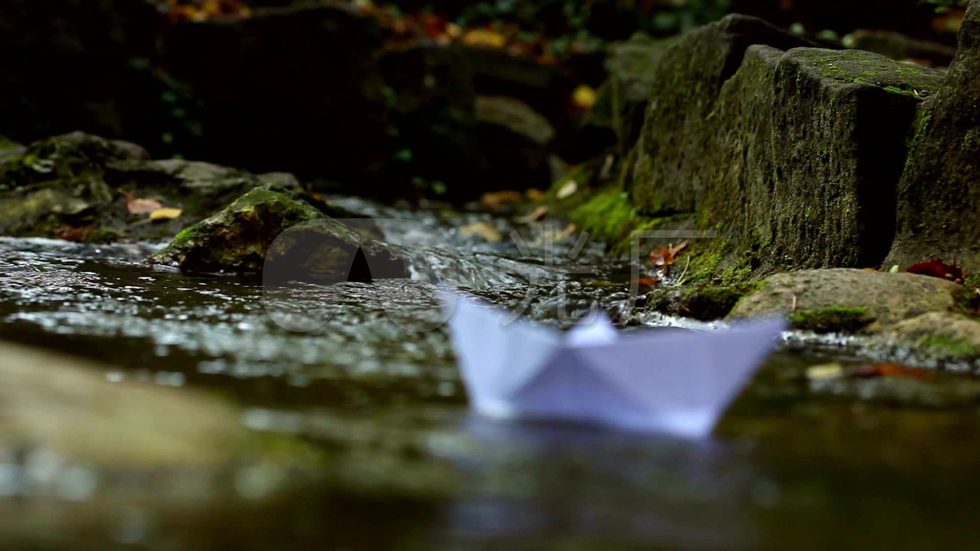 【小K教你折纸之】超简易版经典小纸船！（只需11步即可完成）_哔哩哔哩_bilibili