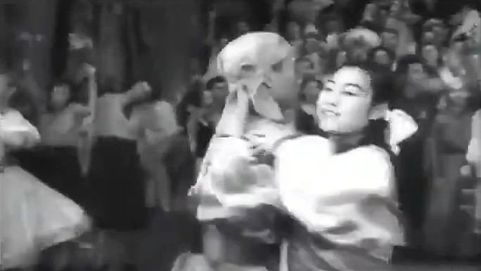 60年代苏联少数民族跳舞聚会演出