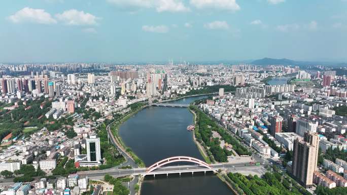 4K河南信阳浉河城市天际线蓝天白云航拍