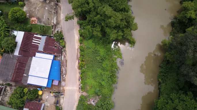 佩查布里小镇（Petchaburi），上图拍摄的是whit drone