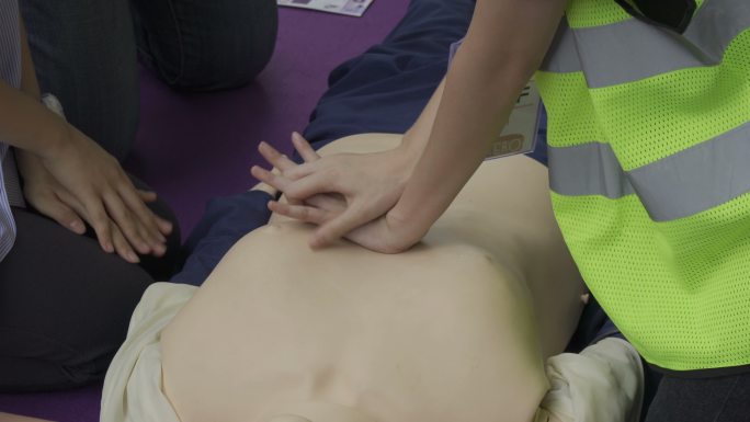 紧急CPR心肺复苏教学