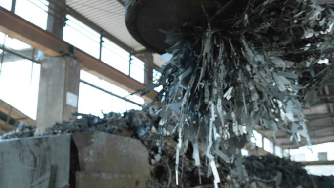 DS废磁铁将废金属带入回收设施的碎纸机