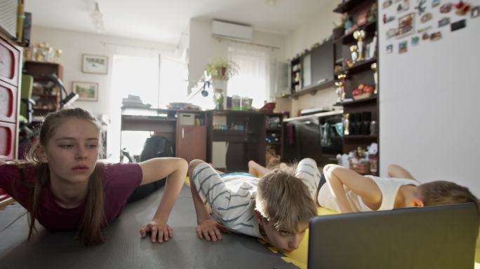 2019冠状病毒疾病流行期间儿童在家锻炼