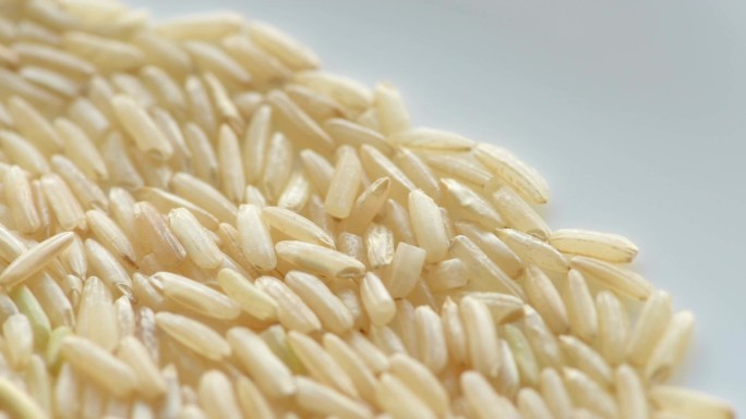 长粒白米，特写粮食粗粮