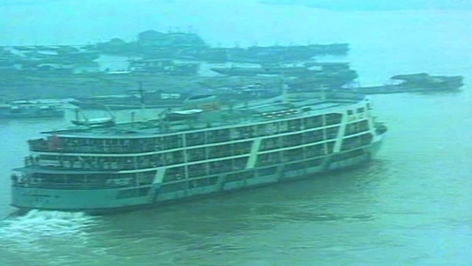 80年代川江两岸风光