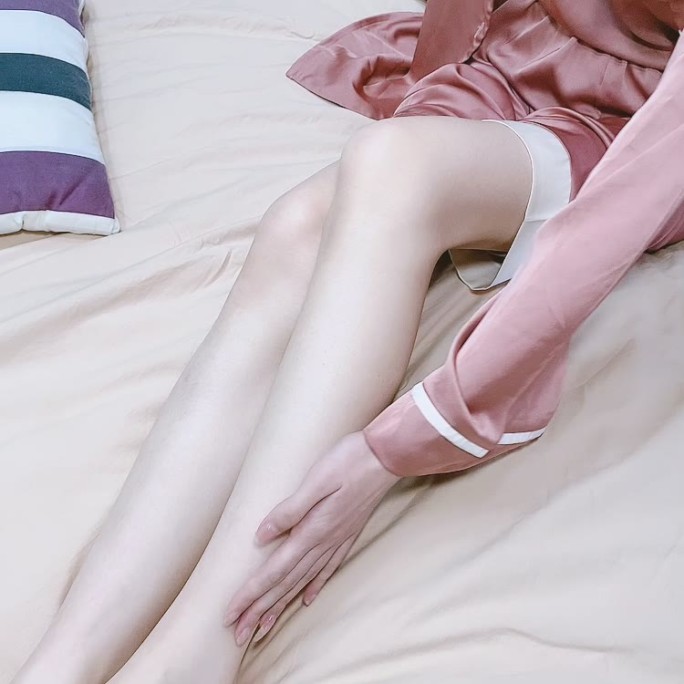 美女白皙大长腿