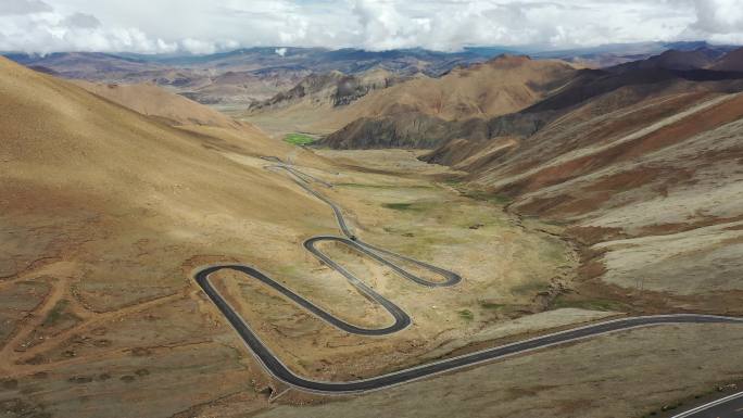 原创 航拍西藏日喀则珠峰大本营公路风光