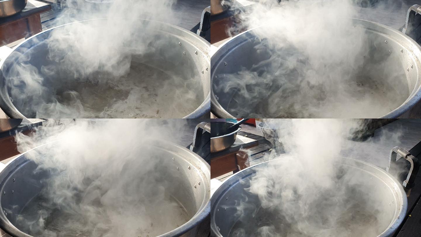 沸水和蒸汽俯视图沸水和蒸汽