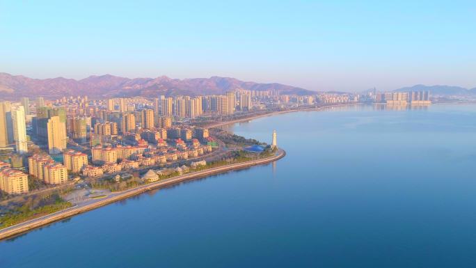 航拍沿海城市风景