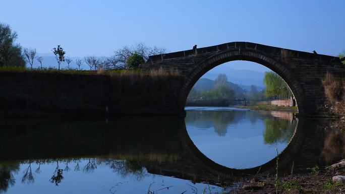 大理沙溪古镇如诗如画的晨景