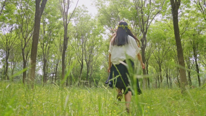 【4K原创】花环少女奔向大自然1