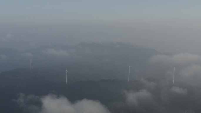 4K航拍云海中的风电场