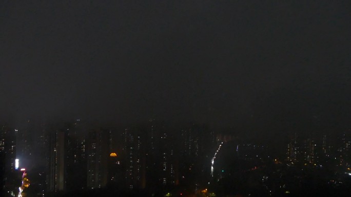 城市雨夜迷雾闪电