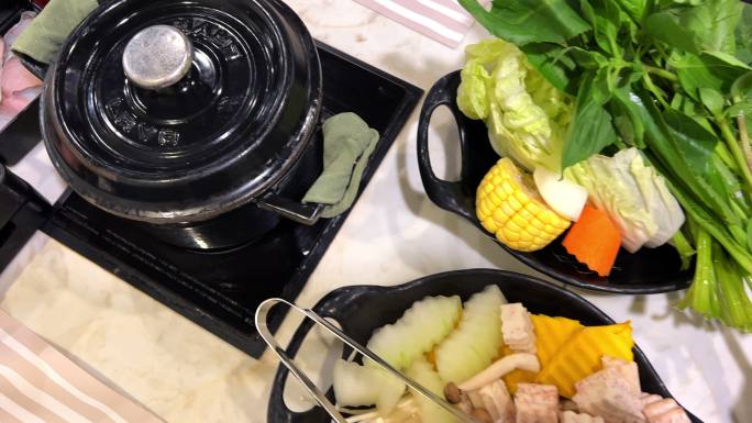 Sukiyaki和火锅，准备食物，曼谷健康生活
