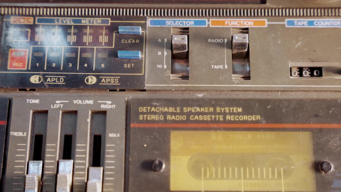 老式录音机收音机磁带机