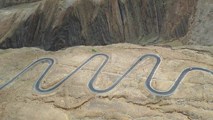 原创 航拍西藏日喀则珠峰大本营公路风光