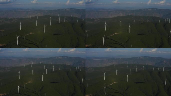 4K航拍四川山脉上的风电场