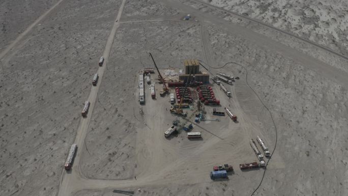 4K新疆石油或天然气钻井平台压裂井场