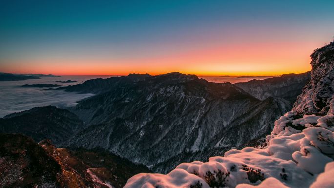 四川华尖山雪山日出延时摄影