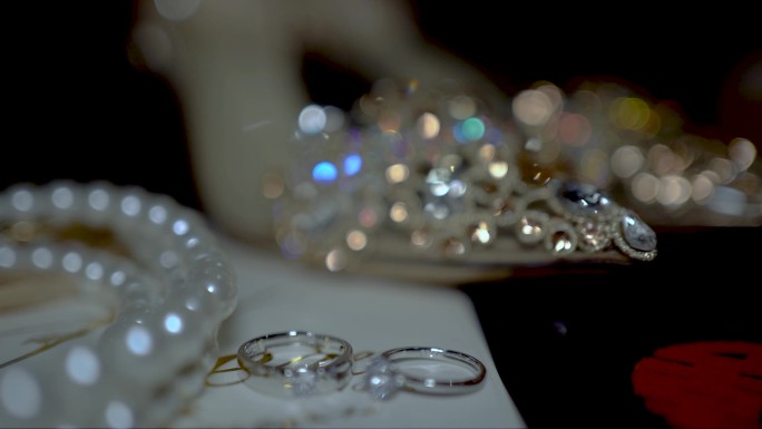 戒指婚戒婚鞋结婚珠宝展示空镜头