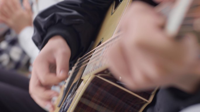 4K大学男生男子吉他演奏