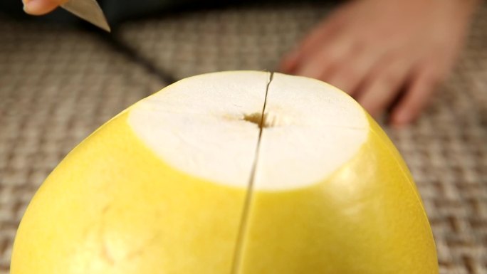 【镜头合集】勺子餐刀剥柚子的窍门 (3)