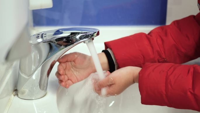 儿童洗手干净